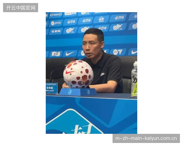 深圳新鹏城防线本就问题重重，核心外援停赛让主帅陈涛的保级之路雪上加霜
